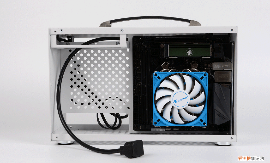 超频三蜂鸟i100 ITX机箱开箱装机测评，支持什么样的主板？