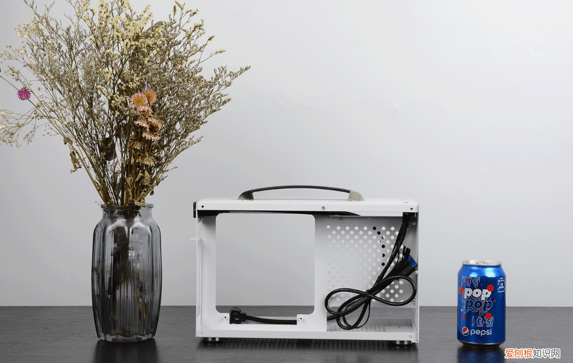 超频三蜂鸟i100 ITX机箱开箱装机测评，支持什么样的主板？