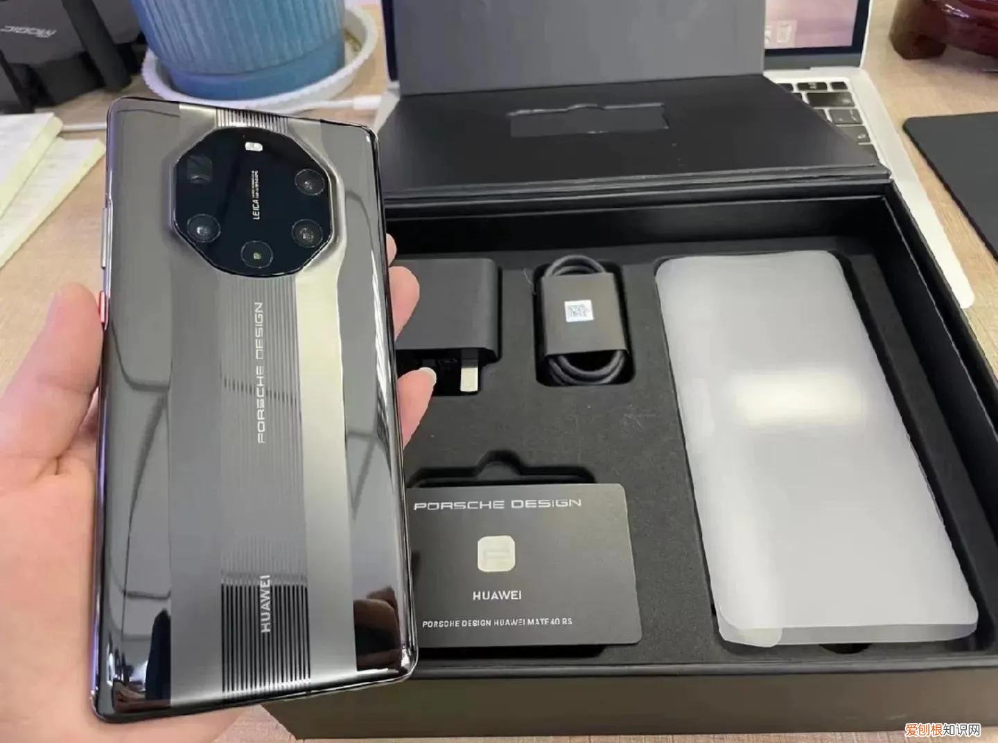 华为mate40保时捷参数配置详细解析,入手评测:为什么那么贵?理由原来这么简单
