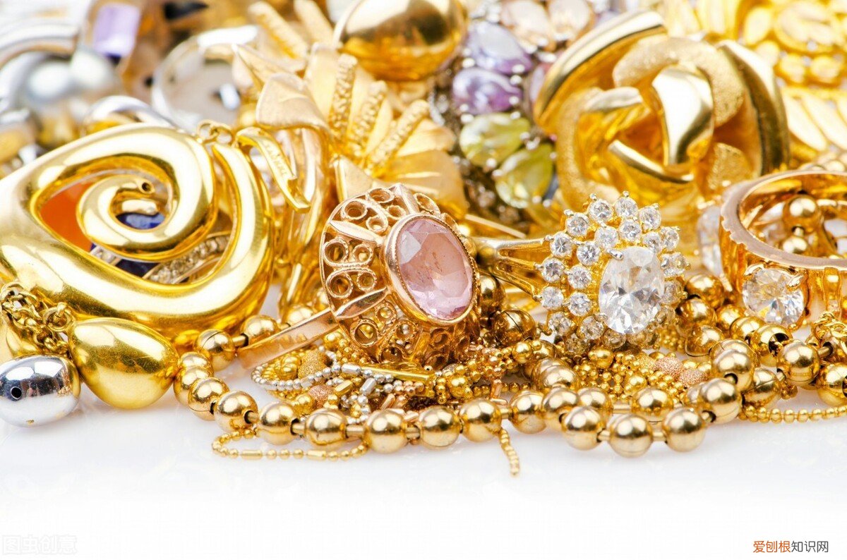 送母亲的生日礼物什么比较好？盘点适合送给妈妈的礼物，超级实用！